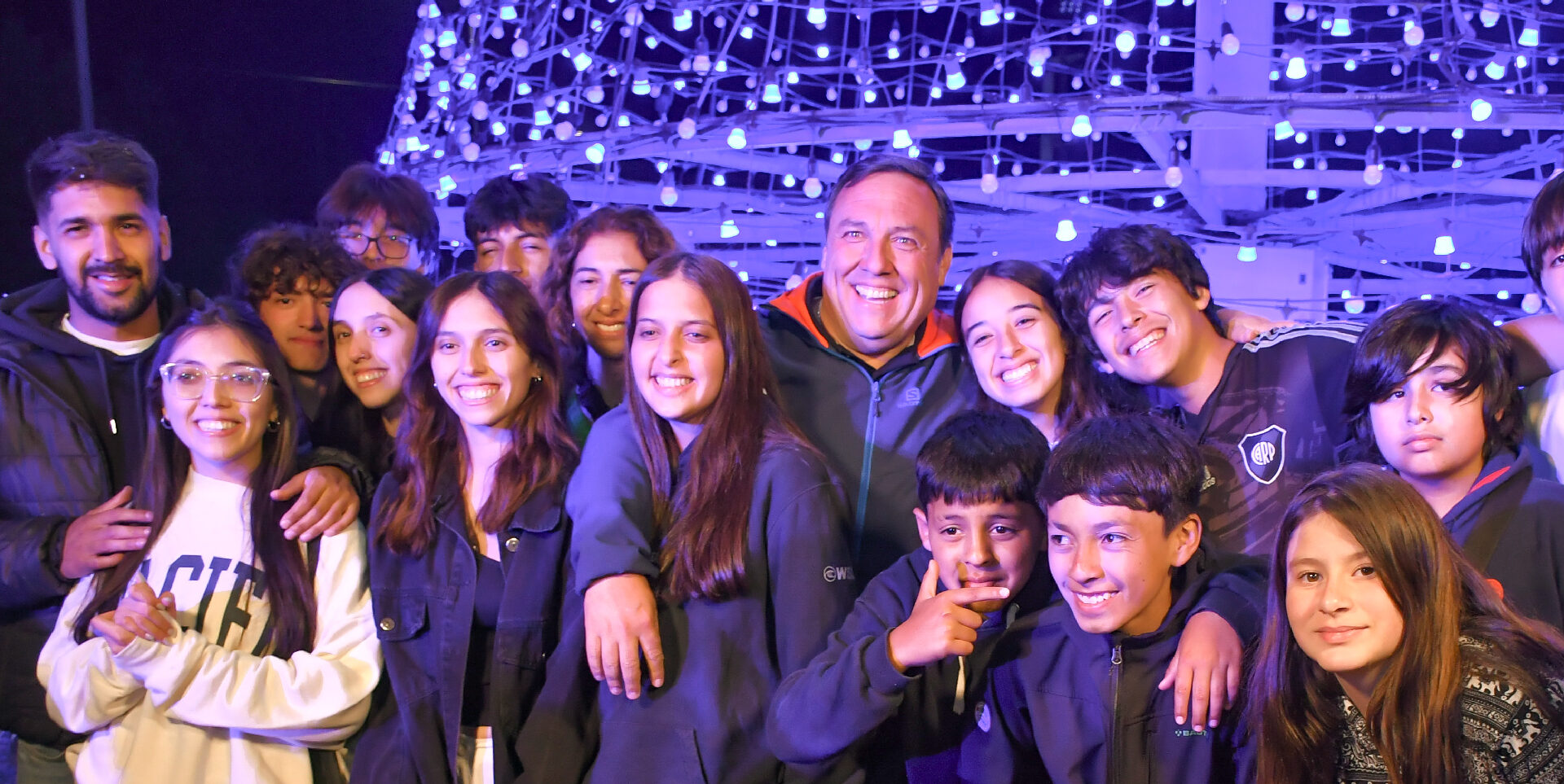 El “Árbol de tus Sueños” volvió a iluminar Juana Koslay